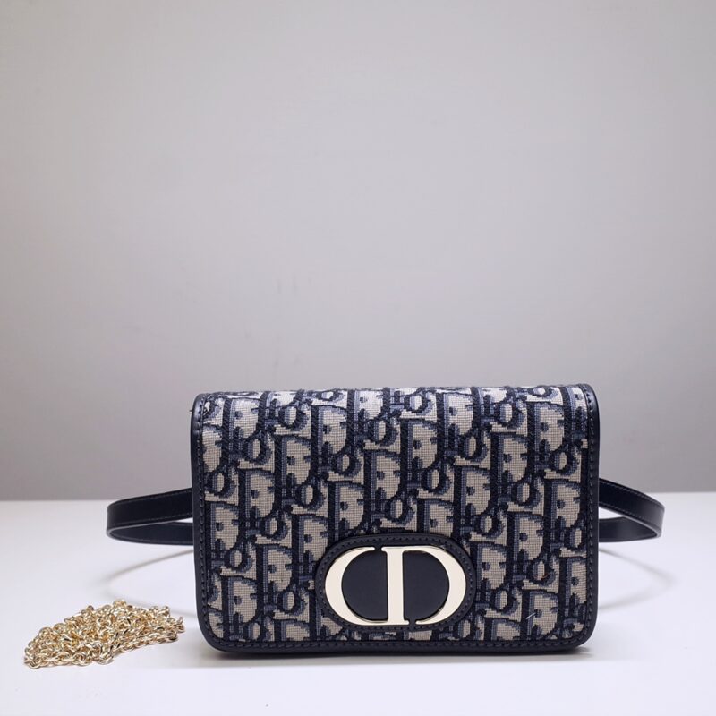 Replica Dior 30 Montaigne Pouch - Best Fake Designer Bags