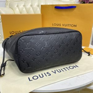 Replica Louis Vuitton Neverfull MM Full Black 8 Replica Louis Vuitton Neverfull MM Full Black - realistic designer-inspired fake bag