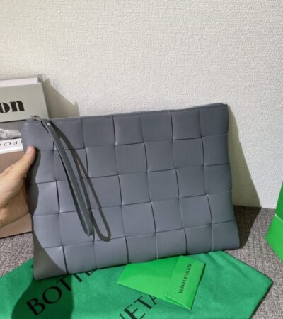 Replica Bottega Veneta Cassette Clutch - Best Fake Designer Bags