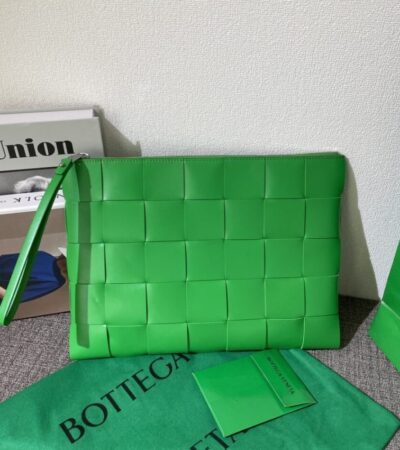 Replica Bottega Veneta Cassette Clutch Green - Best Fake Designer Bags