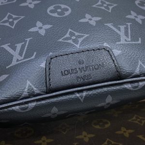 Replica Louis Vuitton Bumbag Discovery Black 3 Replica Louis Vuitton Bumbag Discovery Black - best-selling designer handbag dupe