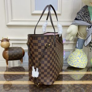 Replica Louis Vuitton Neverfull MM Grid Pink Inside - premium-grade designer purse dupe