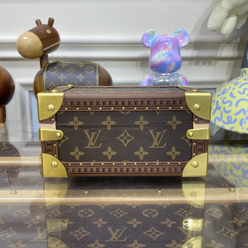 Replica Louis Vuitton Coffret Trésor 24 Red - ultra-realistic fake designer tote
