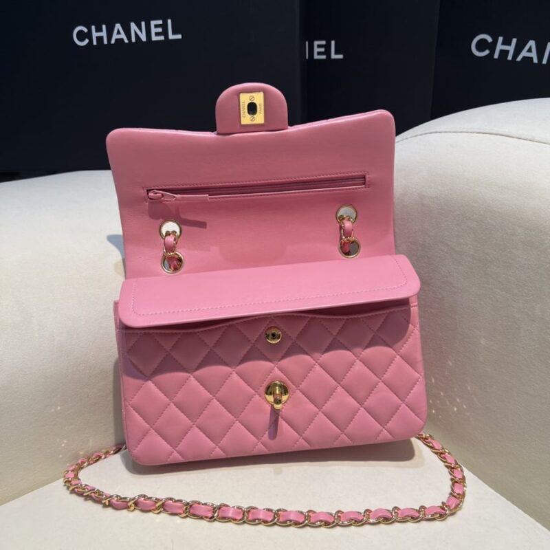 Replica CHANEL Classic Flap 23cm Pink - realistic designer-inspired fake bag