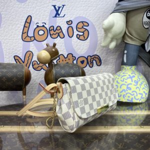 Replica Louis Vuitton Favorite White Grid 6 Replica Louis Vuitton Favorite White Grid - top-tier luxury replica shoulder bag