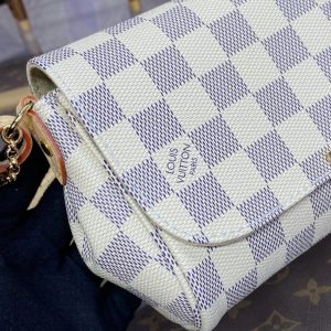 Replica Louis Vuitton Favorite White Grid 8 Replica Louis Vuitton Favorite White Grid - realistic designer-inspired fake bag