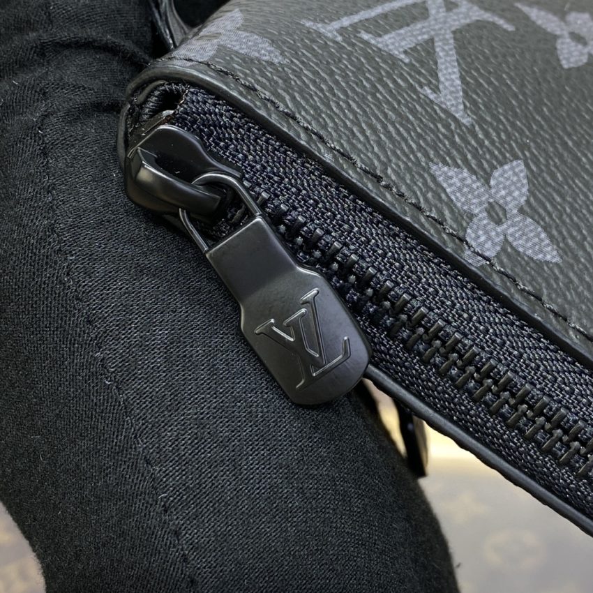 Replica Louis Vuitton Takeoff Pouch - authentic-look luxury purse replica