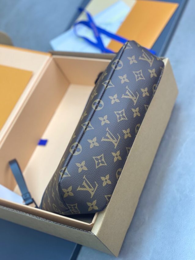 Replica Louis Vuitton Pochette Voyage Souple Brown - ultra-realistic fake designer tote