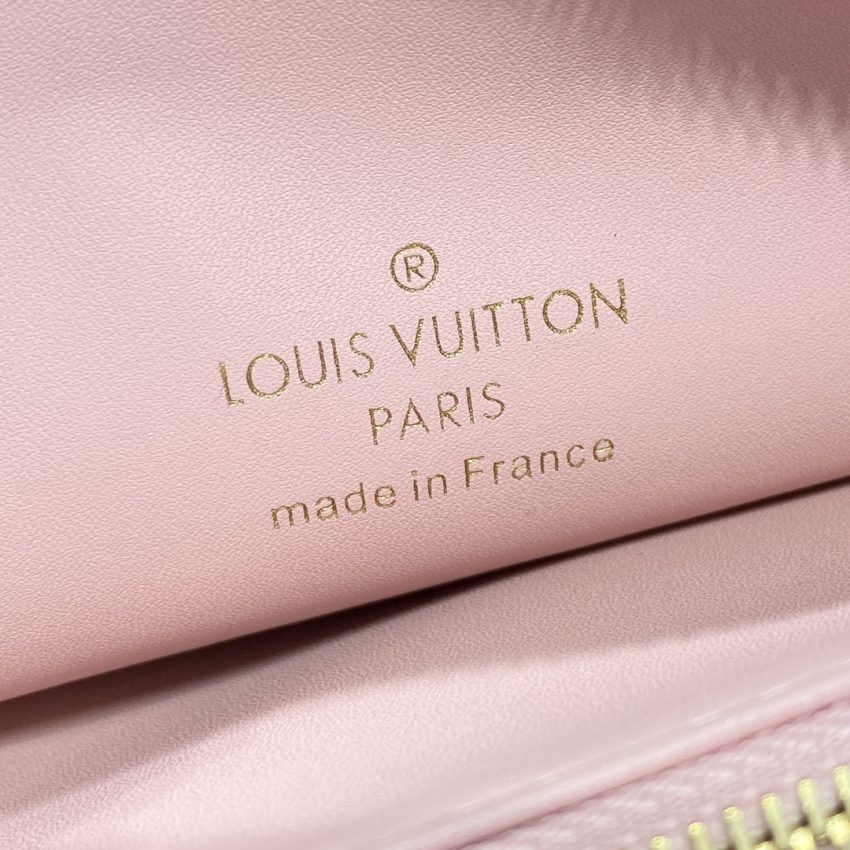 Replica Louis Vuitton Coussin Black - realistic designer-inspired fake bag