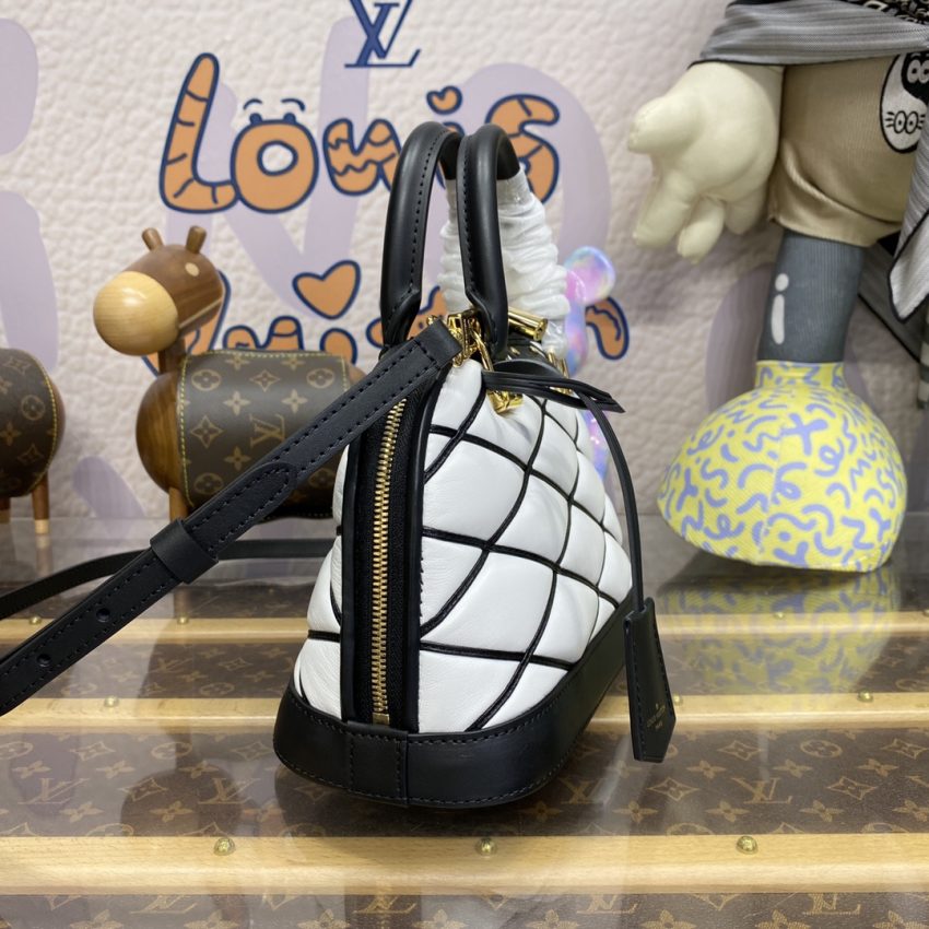 Replica Louis Vuitton Alma BB White - ultra-realistic fake designer tote