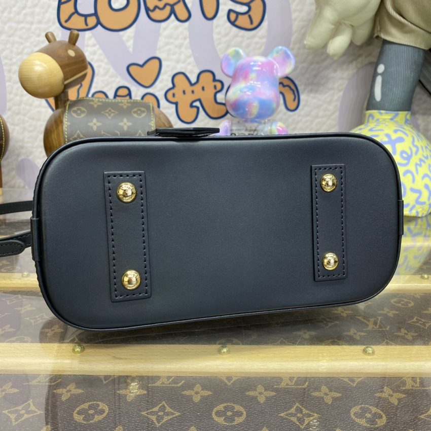 Replica Louis Vuitton Alma BB White - top-tier luxury replica shoulder bag