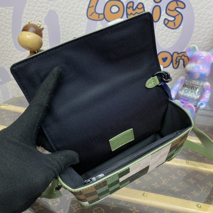 Replica Louis Vuitton Steamer Wearable Wallet - premium 1:1 fake handbag model