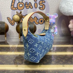 Replica Louis Vuitton Hills Pochette 8 Replica Louis Vuitton Hills Pochette - near-authentic luxury replica handbag