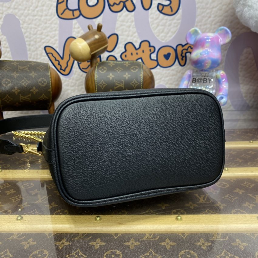 Replica Louis Vuitton Lock and Walk Black 9 Replica Louis Vuitton Lock and Walk Black - realistic designer-inspired fake bag