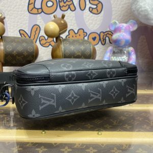 Replica Louis Vuitton Alpha Messenger Black Canvas 3 Replica Louis Vuitton Alpha Messenger Black Canvas - premium 1:1 fake handbag model