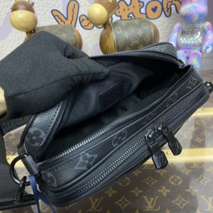 Replica Louis Vuitton Alpha Messenger Black Canvas 4 Replica Louis Vuitton Alpha Messenger Black Canvas - premium 1:1 fake handbag model