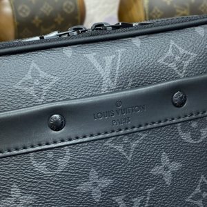 Replica Louis Vuitton Alpha Messenger Black Canvas 5 Replica Louis Vuitton Alpha Messenger Black Canvas - high-end fake designer purse