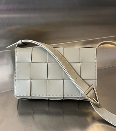 Replica Bottega Veneta Cassette 2.0 Beige - Best Fake Designer Bags