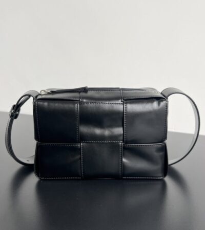 Replica Bottega Veneta Arco Camera Bag - Best Fake Designer Bags