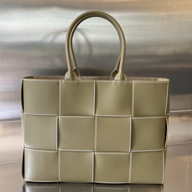 Replica Bottega Veneta Arco Tote Milk Tea - Best Fake Designer Bags