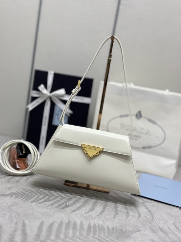 Replica Prada White Leather Handbag - Best Fake Designer Bags