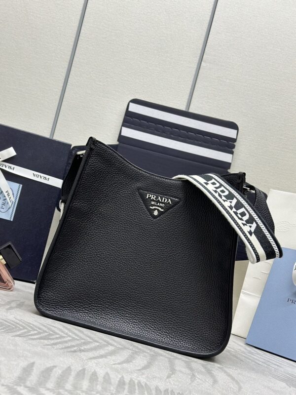 Replica Prada  Saffiano Tote Black - Best Fake Designer Bags