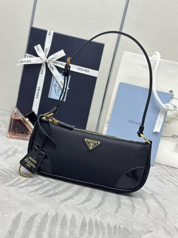 Replica Prada Re-Edition 2002 Nylon - Best Fake Designer Bags