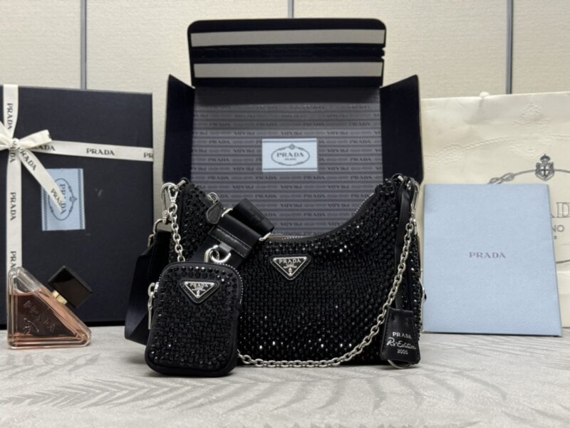 Replica Prada  Re-Edition  2005 Diamond Black - Best Fake Designer Bags