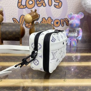 Replica Louis Vuitton Alpha Messenger White Canvas 4 Replica Louis Vuitton Alpha Messenger White Canvas - realistic designer-inspired fake bag