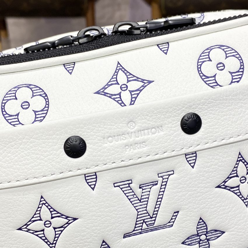 Replica Louis Vuitton Alpha Messenger White Canvas 2 Replica Louis Vuitton Alpha Messenger White Canvas - realistic designer-inspired fake bag