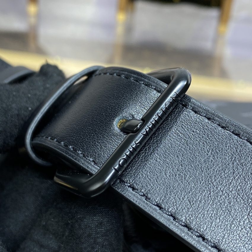 Replica Louis Vuitton Wearable Wallet Black - authentic-look luxury purse replica