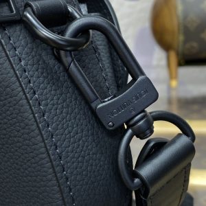 Replica Louis Vuitton Pilot Wearable Wallet Black - high-end fake designer purse