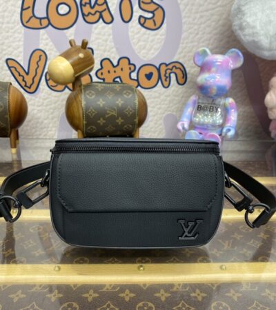 Replica Louis Vuitton Pilot Wearable Wallet Black - Best Fake Designer Bags