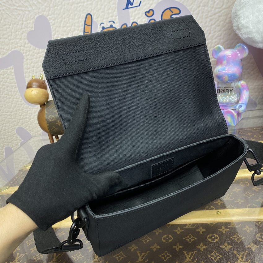 Replica Louis Vuitton Takeoff Messenger Black 2 Replica Louis Vuitton Takeoff Messenger Black - elite superclone designer purse