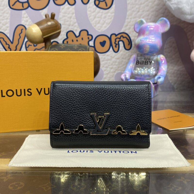 Replica Loius Vuitton Capucines Compact Wallet - Best Fake Designer Bags