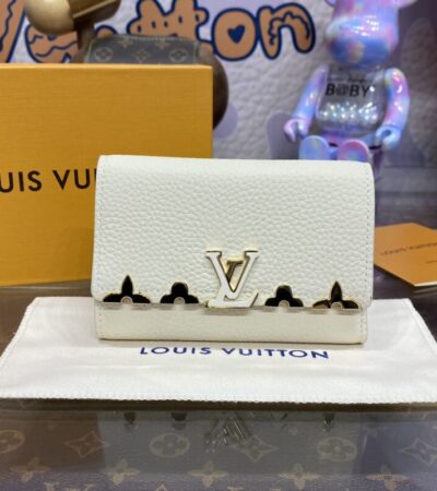 Replica Loius Vuitton Capucines Compact Wallet White - Best Fake Designer Bags