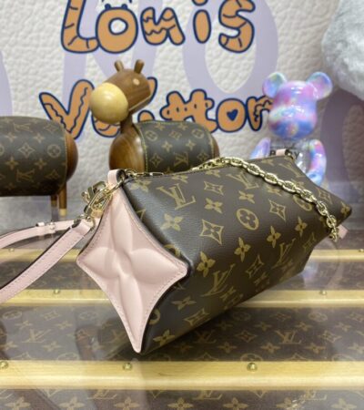 Replica Louis Vuitton Bloom Pouch - Best Fake Designer Bags