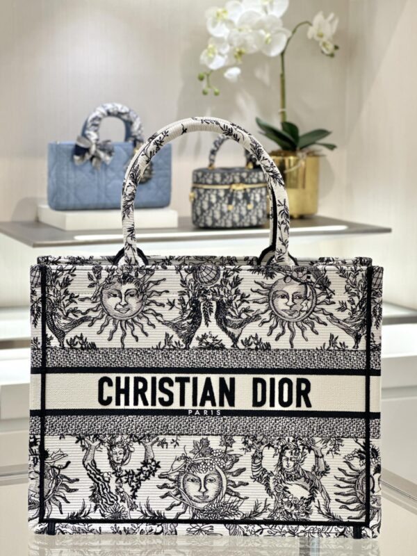 Replica Dior Tote Book Black&White Sun - Best Fake Designer Bags