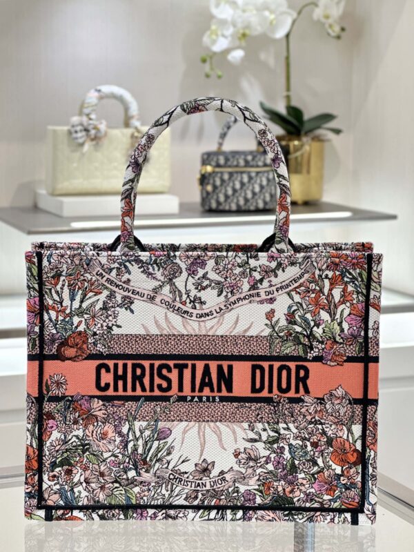 Replica Dior Tote Book Sunflower Spring - Best Fake Designer Bags