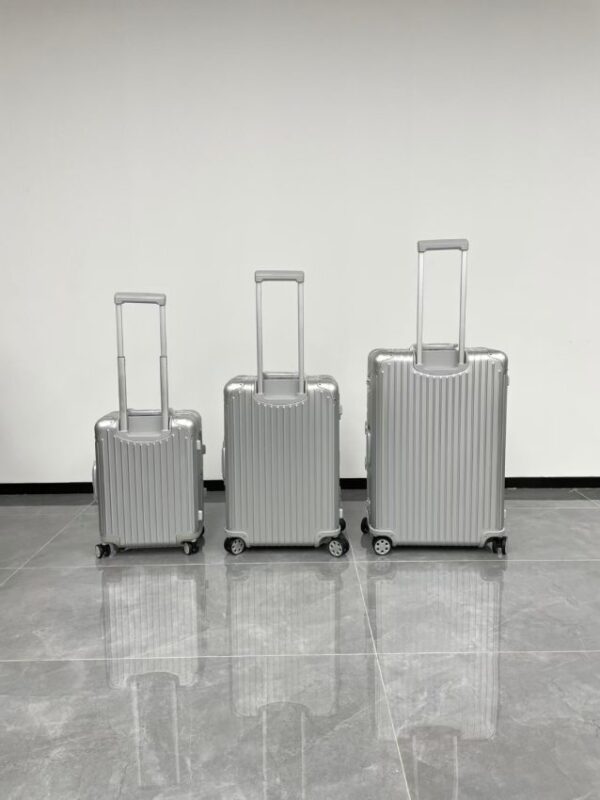 Replica Rimowa Original Suitcase Silver - Best Fake Designer Bags