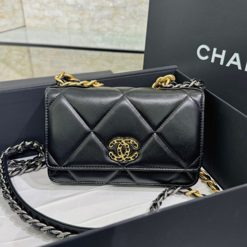 Replica CHANEL 19 Wallet on Chain Black - Best Fake Designer Bags