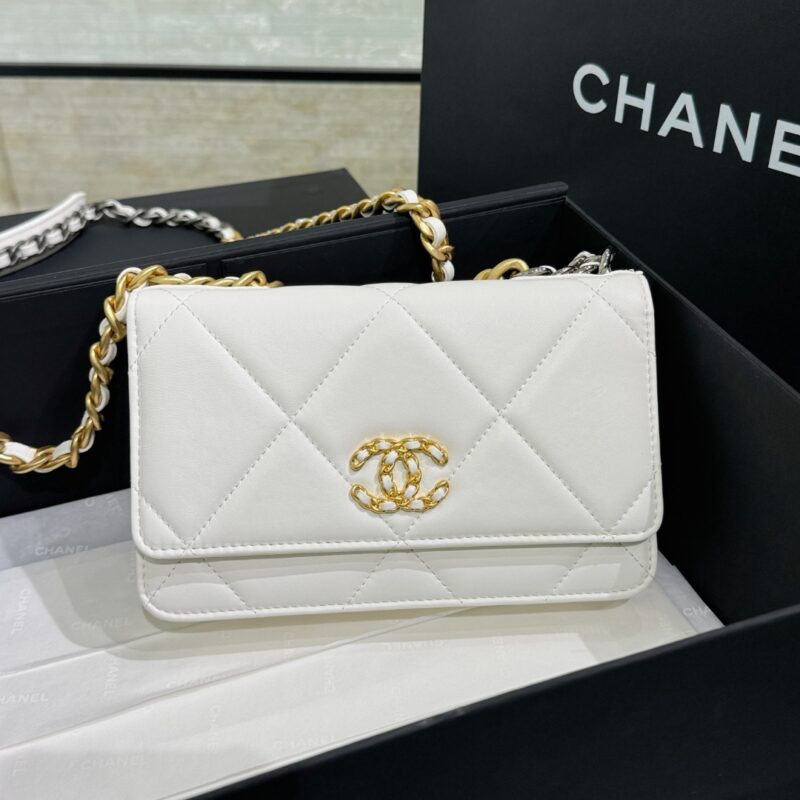 Replica CHANEL 19 Wallet on Chain White - Best Fake Designer Bags